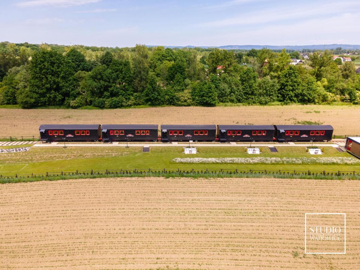 Stacja Galicja - Nocleg W Pociagu Blisko Energylandia Aparthotel Zator Exterior foto