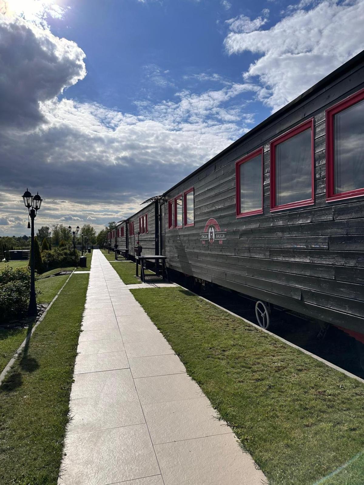 Stacja Galicja - Nocleg W Pociagu Blisko Energylandia Aparthotel Zator Exterior foto